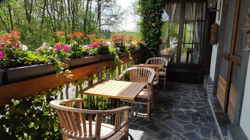 Chalet Sur Lesse Hotel Maissin Exterior foto